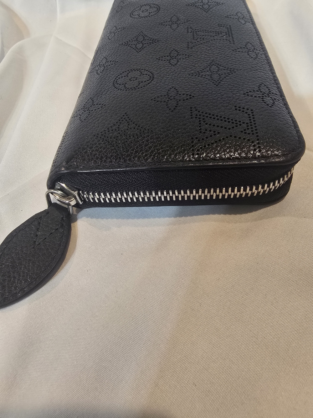 Louis Vuitton Black Monogram Zip Wallet-microchipped - Picture 3 of 14